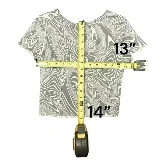 Crop tee by SO, size: small in like new condition. - Picture 3 of 6